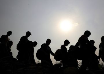 La llegada de familias a EE UU dispara el número de migrantes en febrero a su máximo en 12 años