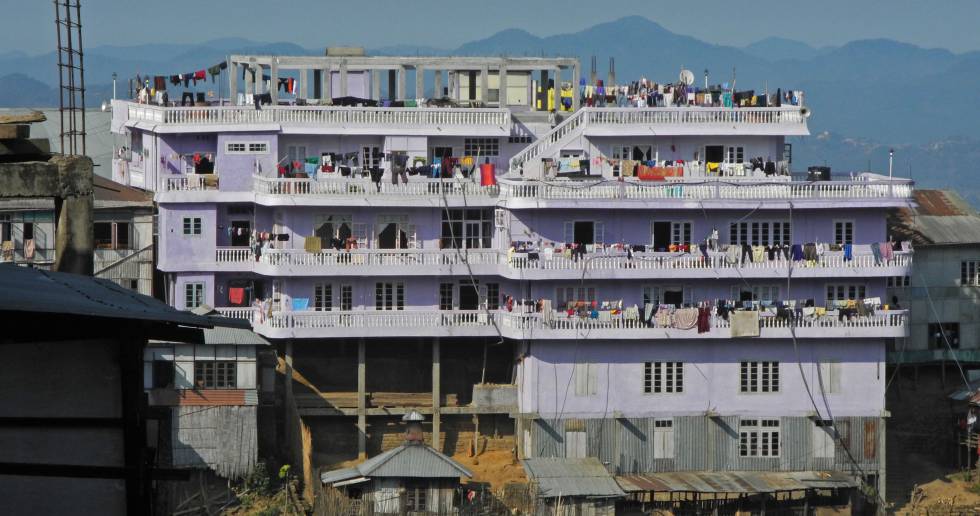 Vivienda de la familia, en Baktwang Tlangnuam (India).
