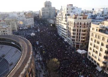 Día Internacional de la Mujer, en directo | Las mujeres exhiben la fuerza del feminismo en las calles de España