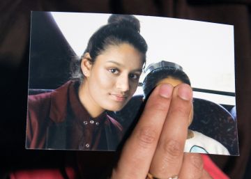 La hermana de Shamima Begum muestra la foto de la joven que viajó a Siria para unirse al Isis