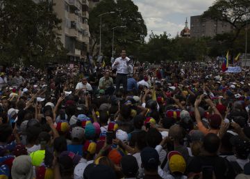 El apagÃ³n resta protagonismo a la marcha contra Maduro y a la chavista