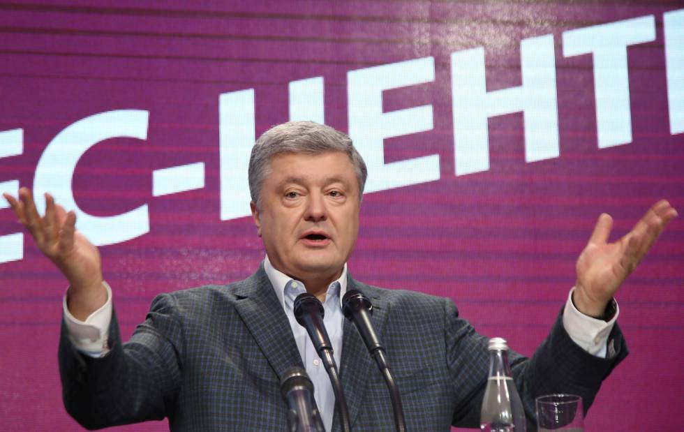 Poroshenko en su cuartel electoral, este domingo.