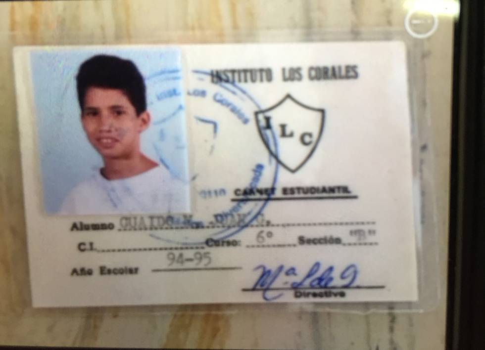 Credencial escolar de Juan Guaidó.