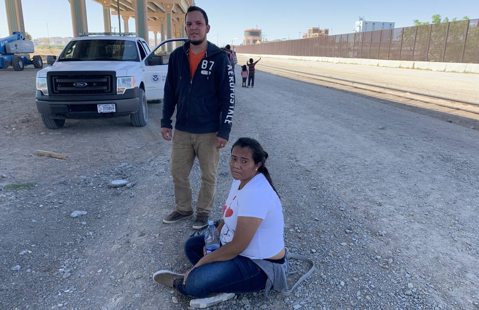 Claudia Karina Pérez y Walter José Martínez, detenidos en El Paso nada más pisar suelo de EE UU, el pasado jueves. Son de Honduras y ella está embarazada de cuatro meses.