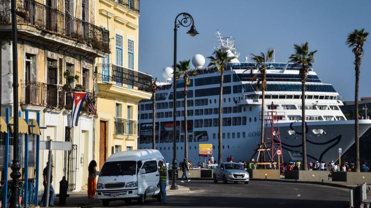 El primer crucero que llegó a Cuba desde EE UU, de Carnival, en mayo de 2016, tras décadas de bloqueo.