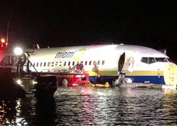 Un avión de pasajeros acaba sobre un río en Florida sin causar víctimas mortales