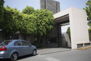 Fachada de la casa investigada por las autoridades mexicanas.