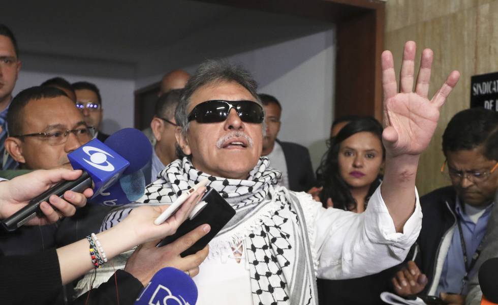 El Exjefe De Las Farc Jesus Santrich Toma Posesion En El Congreso De Colombia Internacional El Pais