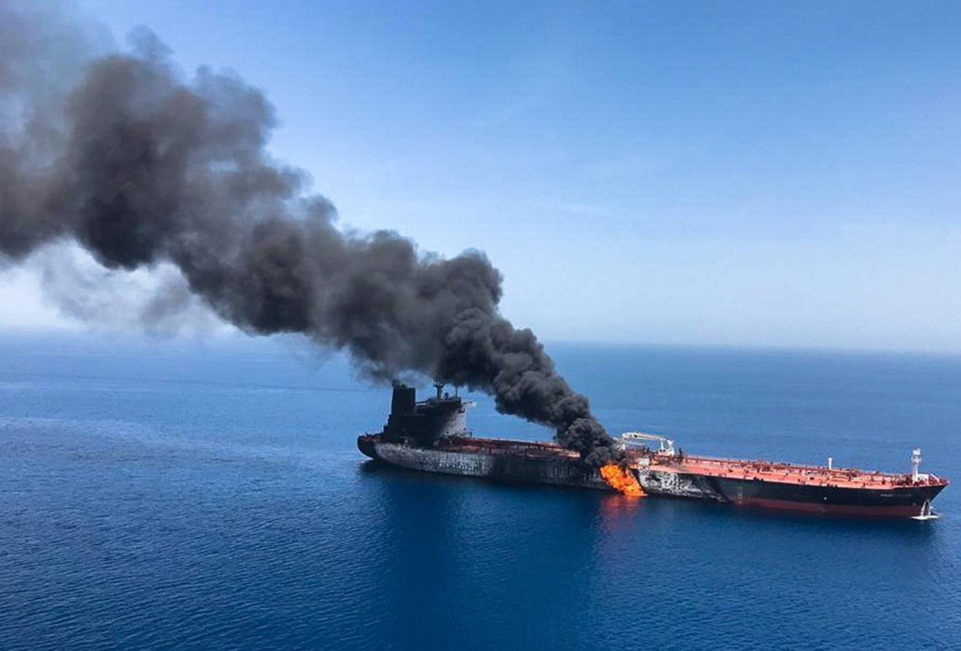 Un nuevo ataque a dos petroleros en el golfo de Omán dispara las alarmas en la región 1560411419_650275_1560433176_noticia_normal_recorte1