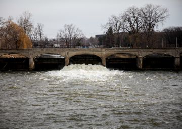 La fiscalía de Michigan retira los cargos contra los acusados en la crisis del agua de Flint
