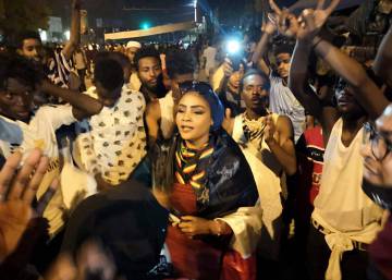 Reinas, móviles y la revuelta sudanesa