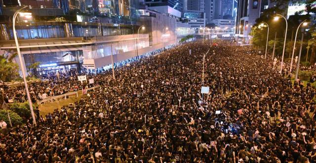 Cientos de miles de personas se manifiestan el 16 de junio en Hong Kong.