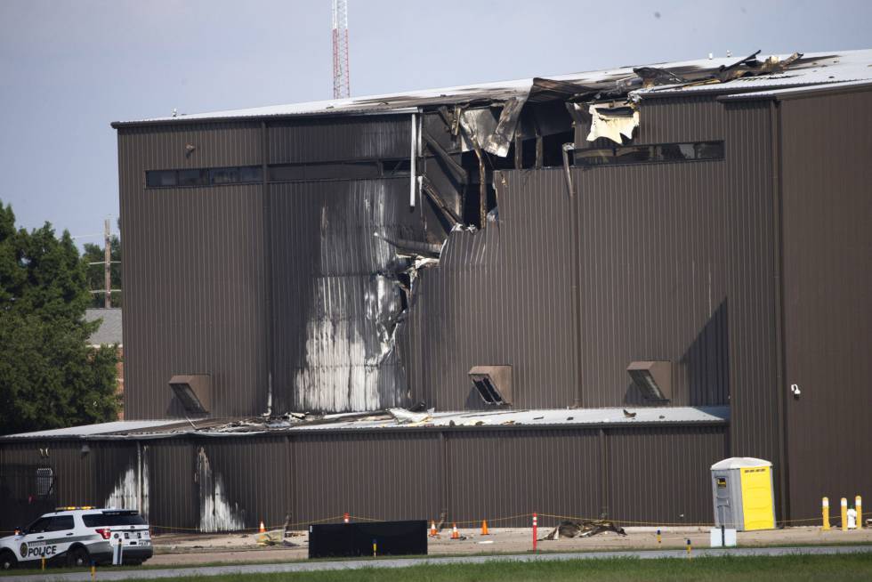 Resultado de imagen para muerte de 10 en Texas tras estrellarse una avioneta
