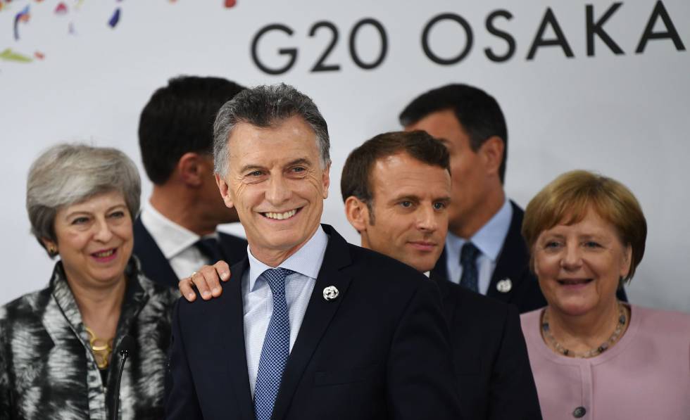 La premier británica Theresa May, el presidente de Argentina, Mauricio Macri, su par francés Emmanuel Macron y la canciller de Alemania, Angela Merkel, celebran el acuerdo UE-Mercosur durante la cumbre del G20 en Osaka.