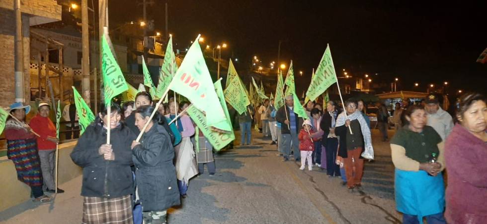 ConcentraciÃ³n ciudadana contra la mina en el distrito de Dean Valdivia.