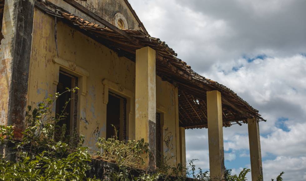 Antigua administración, donde se distribuía el alimento por las ventanas.