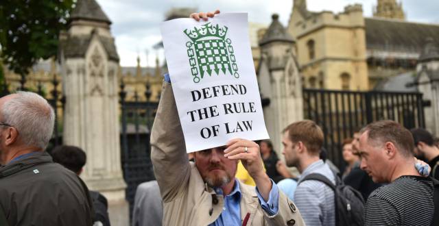 Manifestantes frente al Parlamento británico, el 28 de agosto de 2019.
