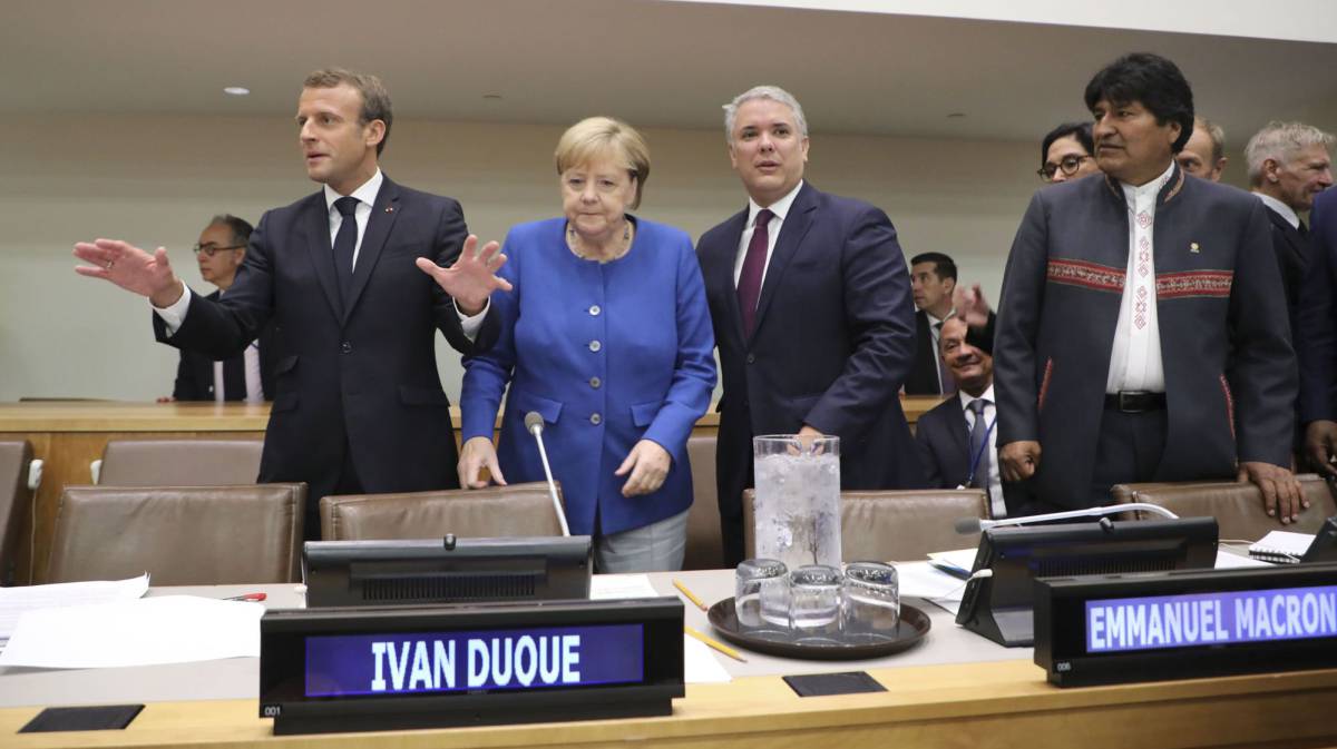 Desde la izquierda, el presidente francés, Emmanuel Macron; la canciller alemana, Angela Merkel; el presidente colombiano, Iván Duque; y su homólogo de Bolivia, Evo Morales, este lunes en la sede de la ONU en Nueva York. 