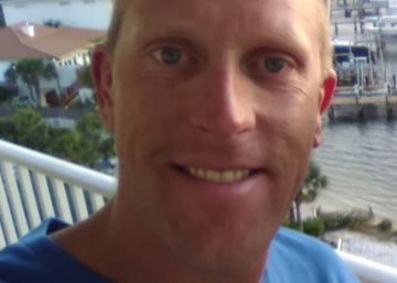 Un hombre viaja de Noruega a EE UU para dar una sorpresa a su suegro y este le mata de un disparo