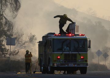 Nuevos apagones masivos en California mientras brotan nuevos incendios