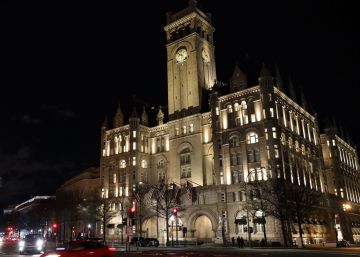 Los Trump estudian poner a la venta su hotel de Washington