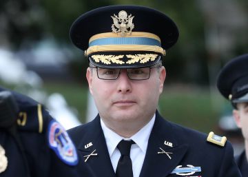 El asesor de Trump sobre Ucrania testifica en contra del presidente