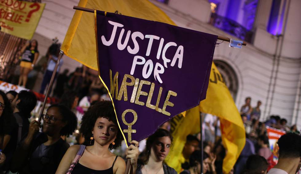 Ciudadanas brasileñas protestan por el asesinato sin resolver de Marielle Franco, el 2 de noviembre de 2019 en Río de Janeiro. 