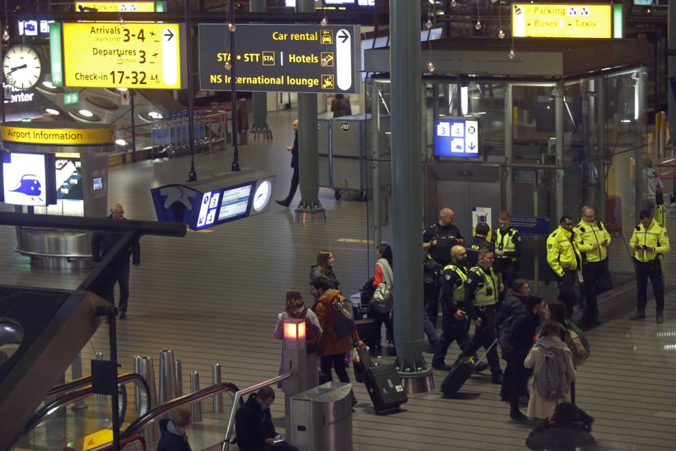 Activada Por Error La Alerta De Un Secuestro En Un Avion De Air Europa En El Aeropuerto De Amsterdam Internacional El Pais