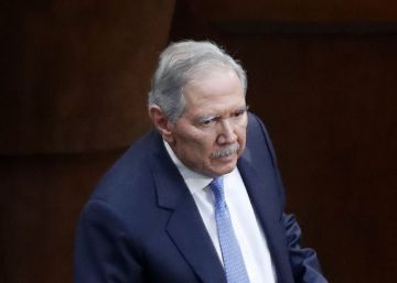La oposición colombiana acusa al ministro de Defensa de ocultar la muerte de siete menores en un bombardeo