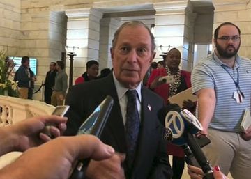 Bloomberg da otro paso para lanzarse a las elecciones de 2020