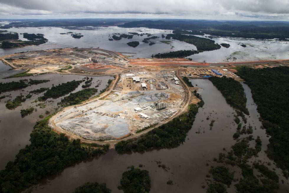 La presa de Pimental, que puede tener daños estructurales si el caudal baja mucho, ha desfigurado el paisaje de la Amazonia en el Medio Xingú.
