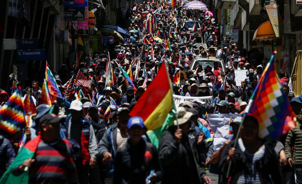 Manifestación en defensa a Evo Morales en La Paz este lunes.