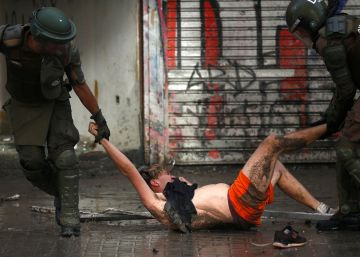 Human Rights Watch denuncia a los policías chilenos por graves violaciones a los derechos humanos en las protestas