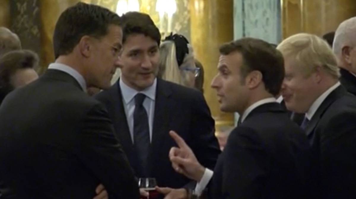 Los mandatarios, desde la izquierda, Mark Rutte (Holanda), Justin Trudeau (Canadá), Emmanuel Macron (Francia) y Boris Johnson (Reino Unido), durante la conversación.