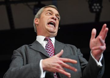 El líder del Partido del Brexit, Nigel Farage, este martes en un acto de campaña en Worksop (Reino Unido)