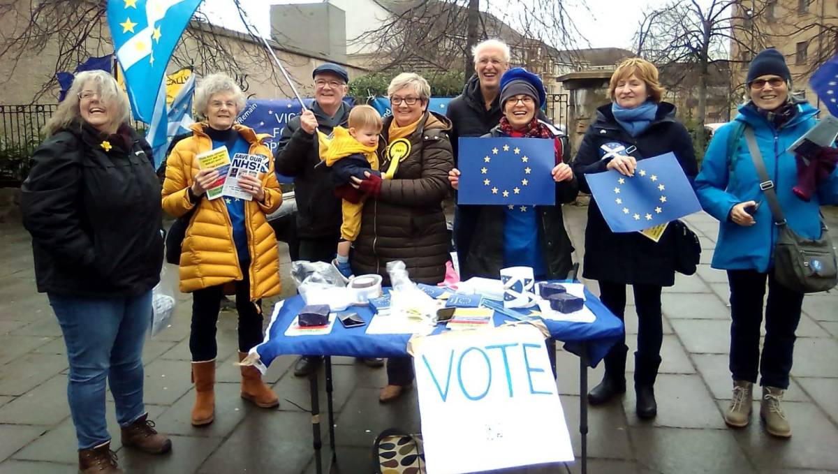 Partidarios de la permanencia en la UE, el sábado en Edimburgo.