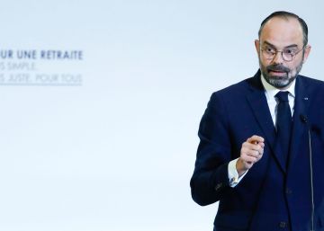 El Gobierno francés suaviza la reforma de las pensiones, pero no aplaca a los sindicatos