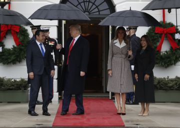 Donald y Melania Trump con el presidente de Guatemala, Jimmy Morales y su mujer, Patricia Marroquín, este martes.