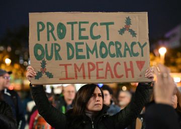 Manifestación en Los Ángeles a favor del 'impeachment', el martes.
