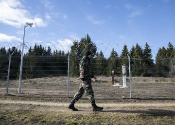 El estafador que montó una frontera falsa para quedarse con el dinero de los migrantes