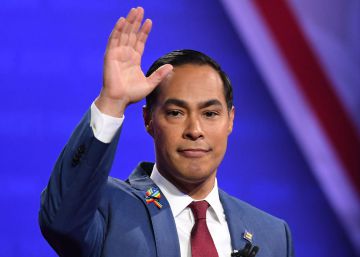 Julián Castro da su apoyo a Elizabeth Warren en las primarias demócratas