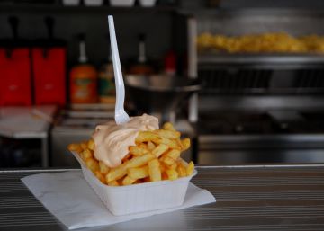Los productores belgas piden a la población que coma más patatas fritas para no tirarlas