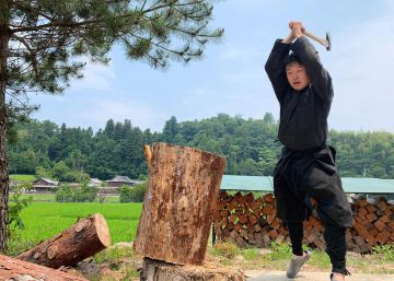 El primer ninja universitario logra al fin su máster