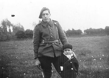 Francia honra al niño de seis años que ayudó a combatir a los nazis