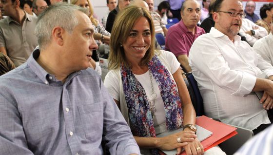 El primer secretario del PSC, Pere Navarro, junto a Carme Chac&oacute;n, en el comit&eacute; federal.