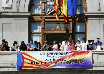 El Gobierno pide la retirada de banderas republicanas en Valencia