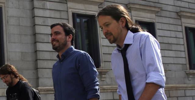Alberto Garzón and Pablo Iglesias.