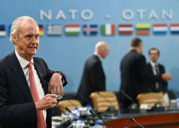 Morenés sugiere que en la OTAN preocupa un triunfo de Podemos