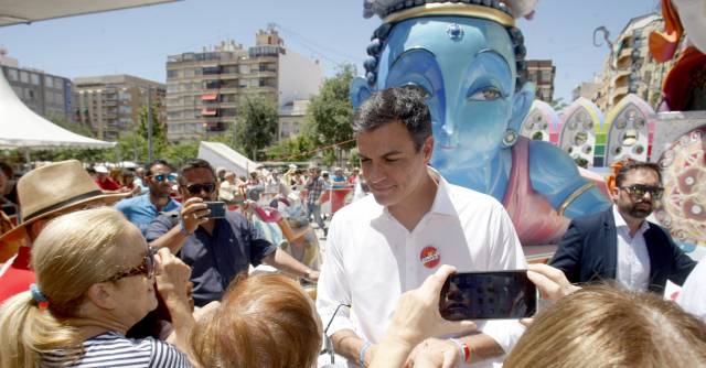 Pedro S&aacute;nchez durante en Alicante este jueves.