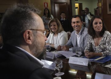 Los equipos de Ciudadanos y el PP, este jueves.